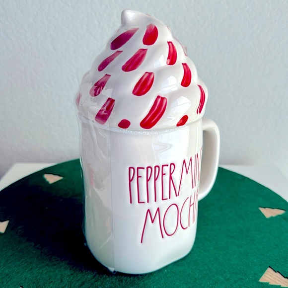 ❗️RAE DUNN PEPPERMINT MOCHA COFFEE HOLIDAY FARMHOUSE MUG X WHIPPED CREAM TOPPER - Picture 2 of 5